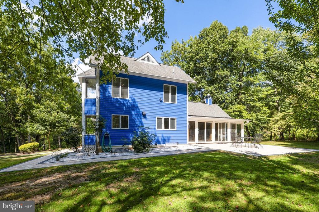 Image 56 of property listing at 16112 BARNESVILLE RD, Boyds, MD 20841