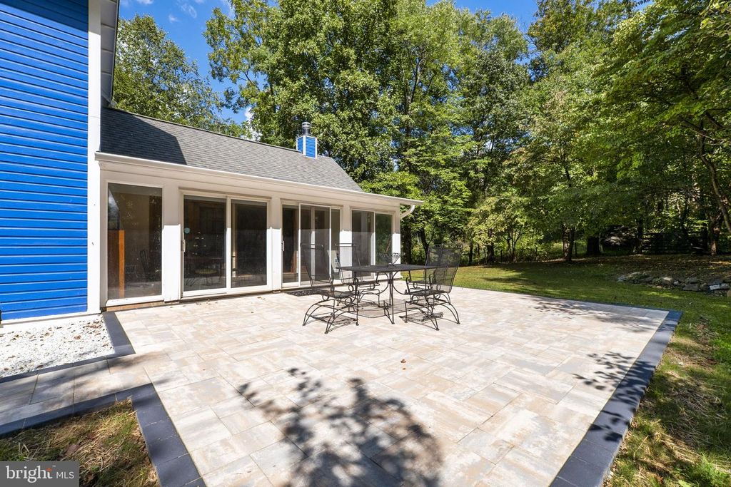 Image 57 of property listing at 16112 BARNESVILLE RD, Boyds, MD 20841