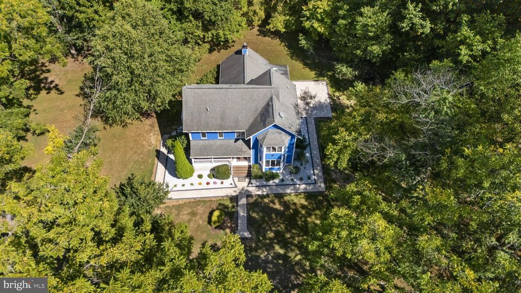 Image 59 of property listing at 16112 BARNESVILLE RD, Boyds, MD 20841
