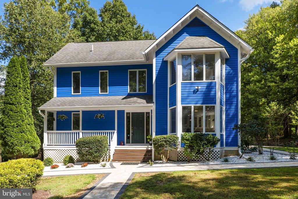 Image 6 of property listing at 16112 BARNESVILLE RD, Boyds, MD 20841