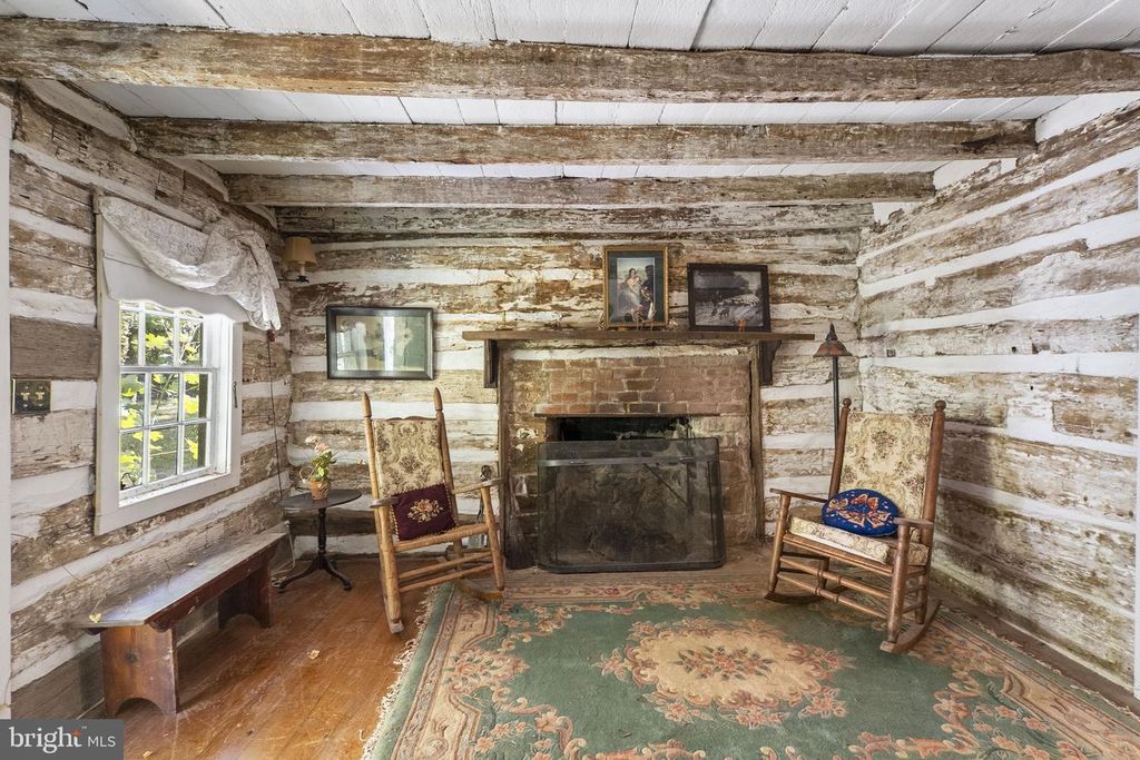 Image 64 of property listing at 16112 BARNESVILLE RD, Boyds, MD 20841