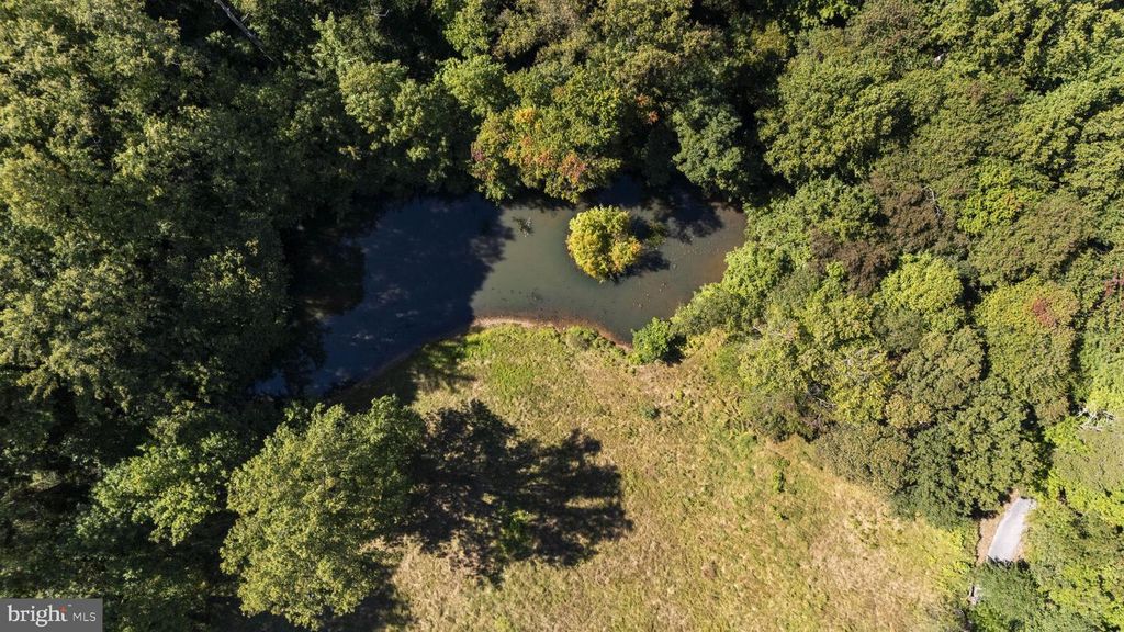 Image 75 of property listing at 16112 BARNESVILLE RD, Boyds, MD 20841