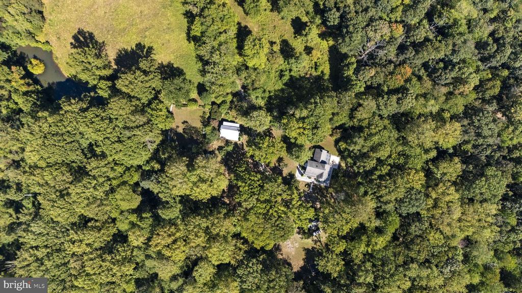 Image 78 of property listing at 16112 BARNESVILLE RD, Boyds, MD 20841