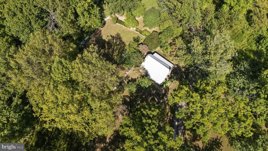 Image 80 of property listing at 16112 BARNESVILLE RD, Boyds, MD 20841