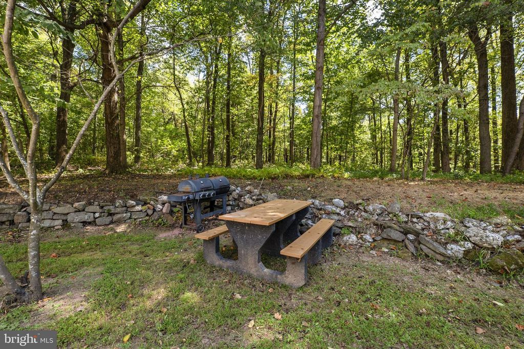 Image 82 of property listing at 16112 BARNESVILLE RD, Boyds, MD 20841