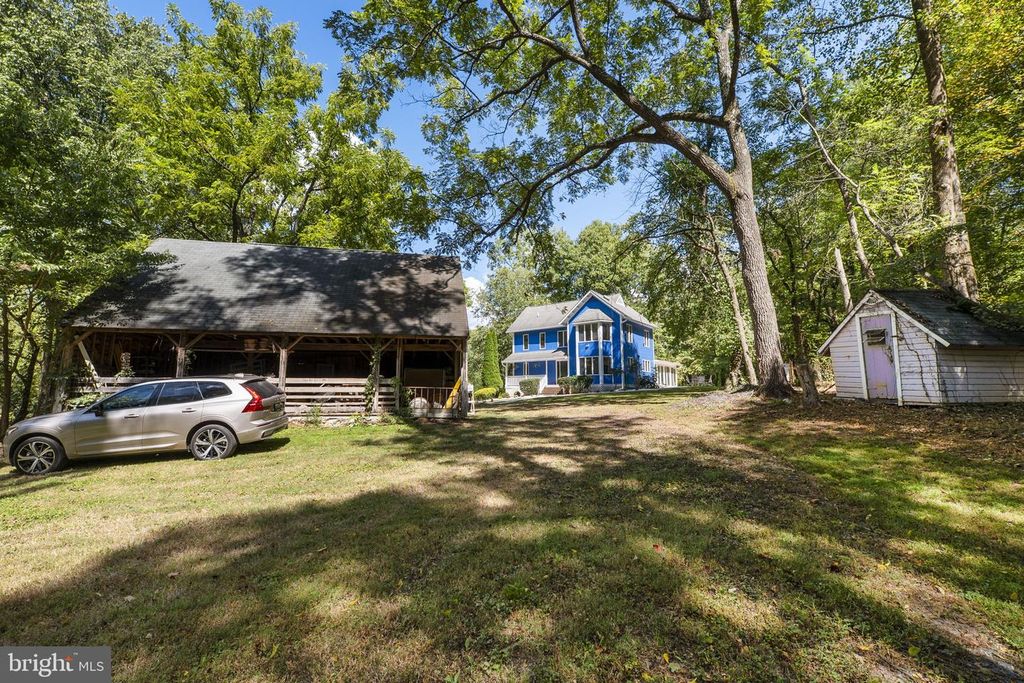 Image 84 of property listing at 16112 BARNESVILLE RD, Boyds, MD 20841