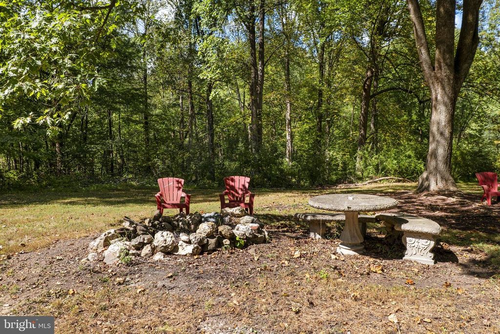 Image 87 of property listing at 16112 BARNESVILLE RD, Boyds, MD 20841