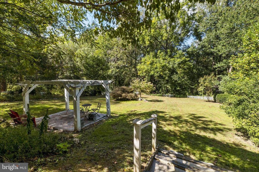 Image 88 of property listing at 16112 BARNESVILLE RD, Boyds, MD 20841