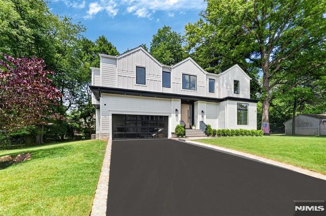 26 Collins Avenue, Closter, NJ 07624