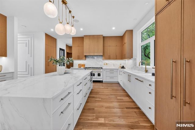 26 Collins Avenue, Closter, NJ 07624