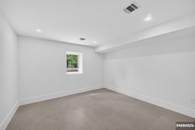 26 Collins Avenue, Closter, NJ 07624