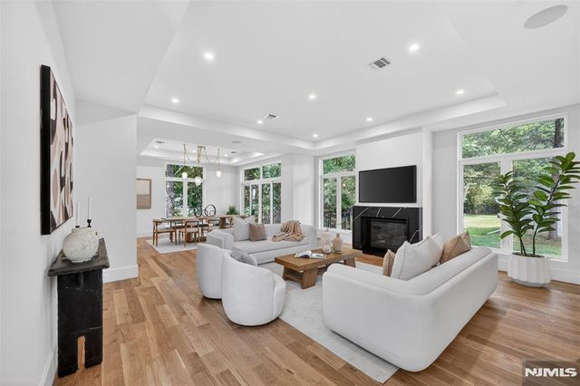 26 Collins Avenue, Closter, NJ 07624