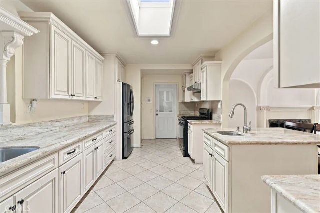 9332 Samoline Avenue, Downey, CA 90240