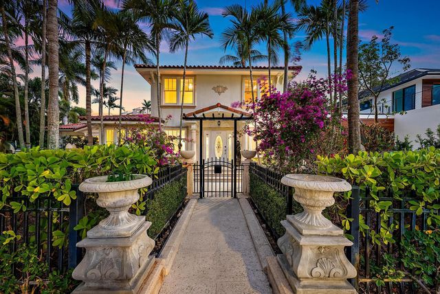 228 9TH Street, West Palm Beach, FL 33401