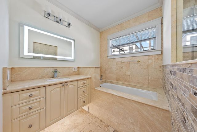 228 9TH Street, West Palm Beach, FL 33401