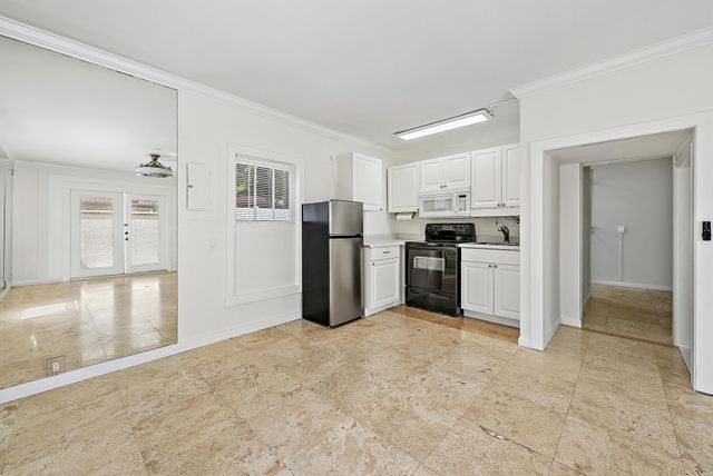 228 9TH Street, West Palm Beach, FL 33401