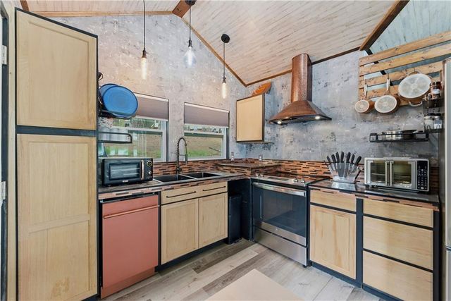 1000 Victoria Landing Drive, Woodstock, GA 30189