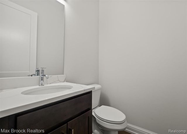 7477 Gramercy Circle 17, West Bloomfield, MI 48322