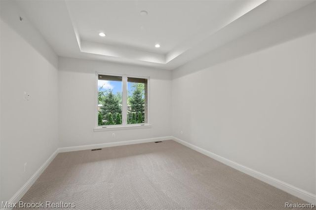 7477 Gramercy Circle 17, West Bloomfield, MI 48322