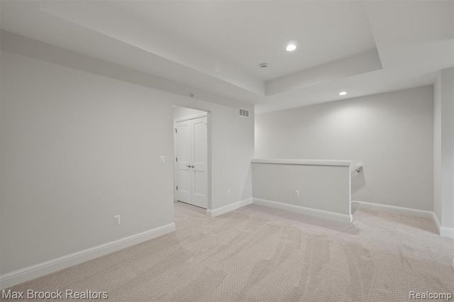 7477 Gramercy Circle 17, West Bloomfield, MI 48322