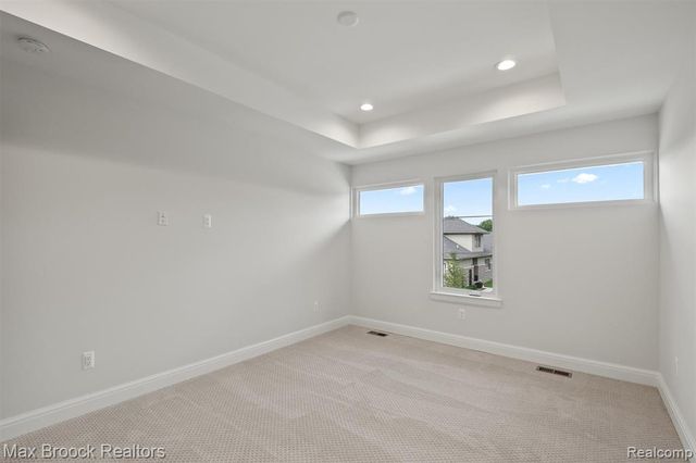 7477 Gramercy Circle 17, West Bloomfield, MI 48322