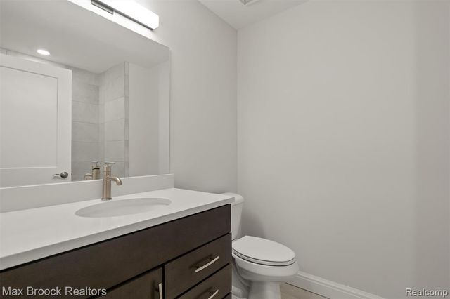 7477 Gramercy Circle 17, West Bloomfield, MI 48322