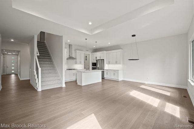 7477 Gramercy Circle 17, West Bloomfield, MI 48322