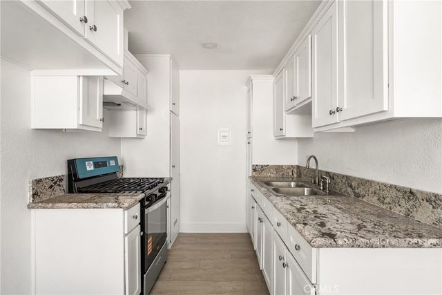 825 S Shelton Street, Santa Ana, CA 92703