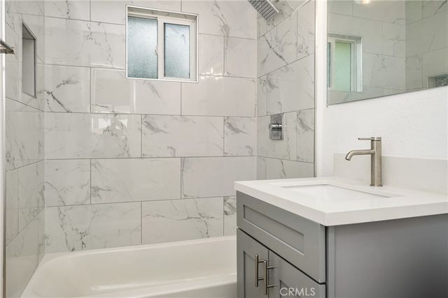 825 S Shelton Street, Santa Ana, CA 92703