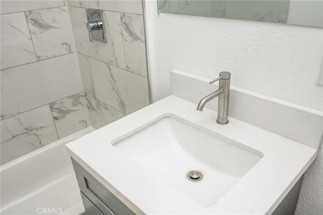 825 S Shelton Street, Santa Ana, CA 92703