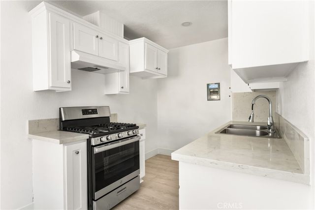 825 S Shelton Street, Santa Ana, CA 92703