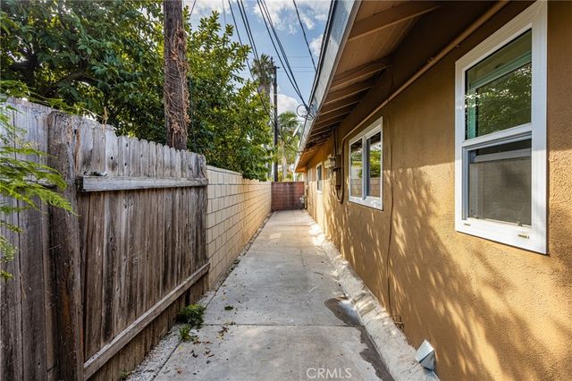 825 S Shelton Street, Santa Ana, CA 92703
