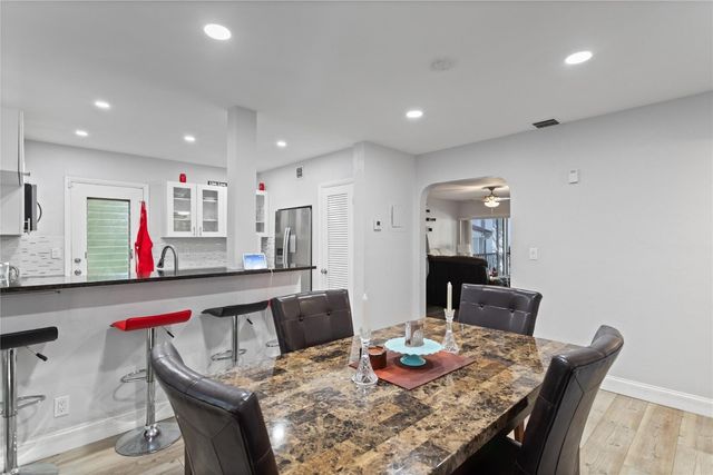 6060 S Falls Circle Drive 218, Lauderhill, FL 33319