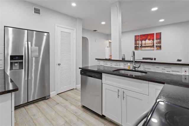 6060 S Falls Circle Drive 218, Lauderhill, FL 33319