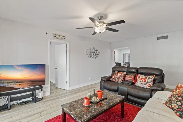 6060 S Falls Circle Drive 218, Lauderhill, FL 33319