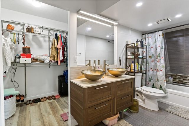 6060 S Falls Circle Drive 218, Lauderhill, FL 33319