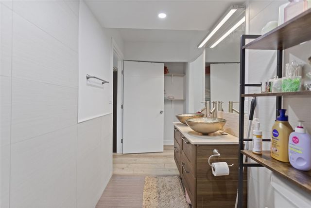 6060 S Falls Circle Drive 218, Lauderhill, FL 33319