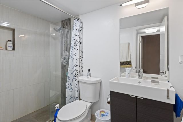 6060 S Falls Circle Drive 218, Lauderhill, FL 33319