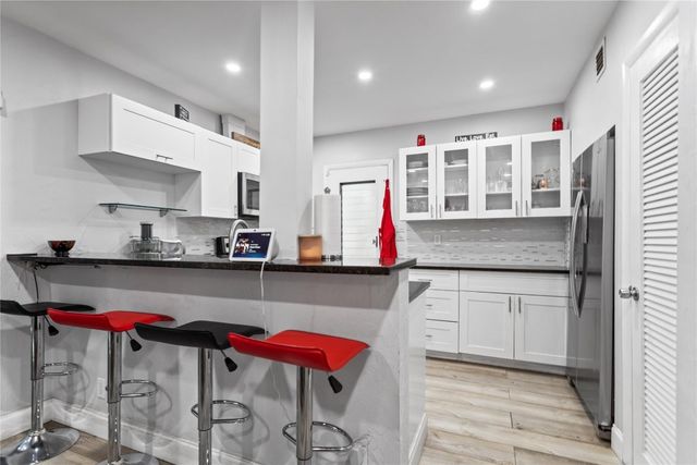 6060 S Falls Circle Drive 218, Lauderhill, FL 33319