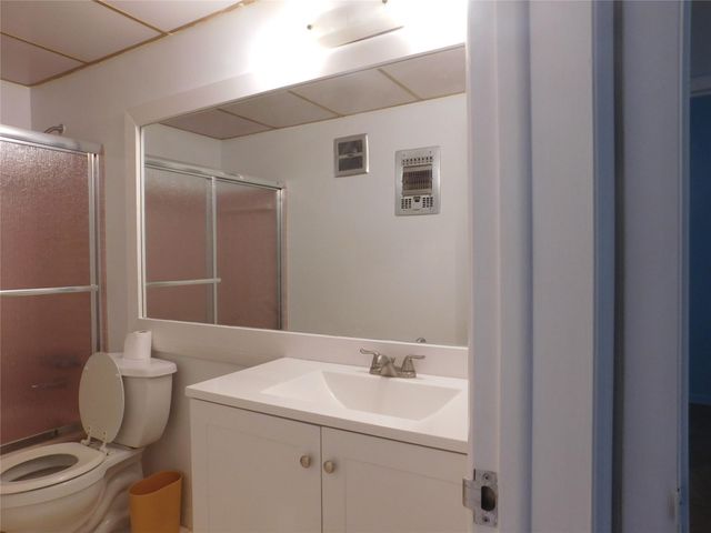 960 Crystal Lake Drive 201, Deerfield Beach, FL 33064