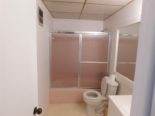 960 Crystal Lake Drive 201, Deerfield Beach, FL 33064