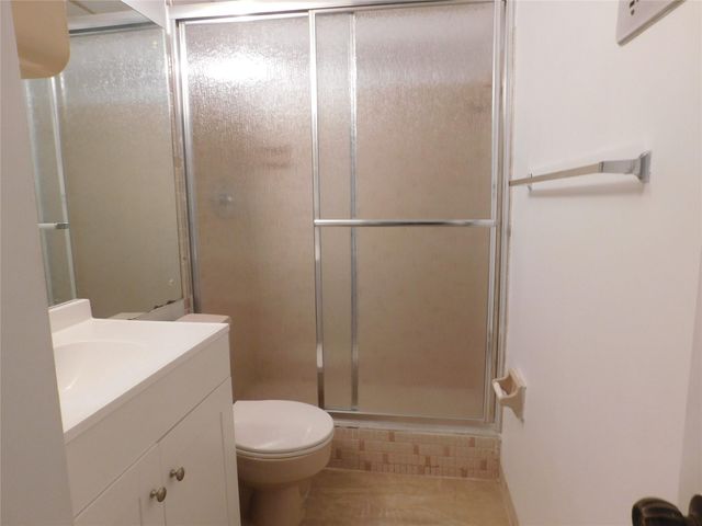 960 Crystal Lake Drive 201, Deerfield Beach, FL 33064