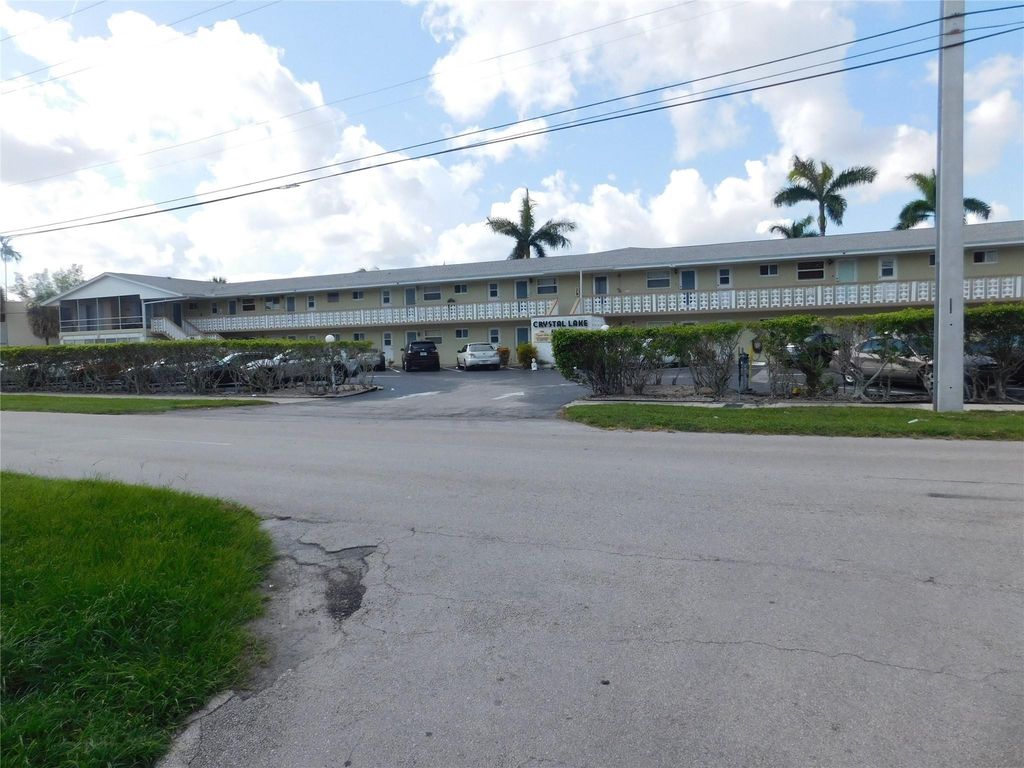 960 Crystal Lake Drive 201, Deerfield Beach, FL 33064