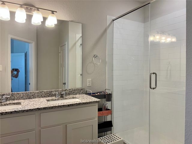 806 Mineral Wells Lane, College Station, TX 77845