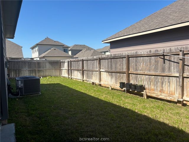 806 Mineral Wells Lane, College Station, TX 77845