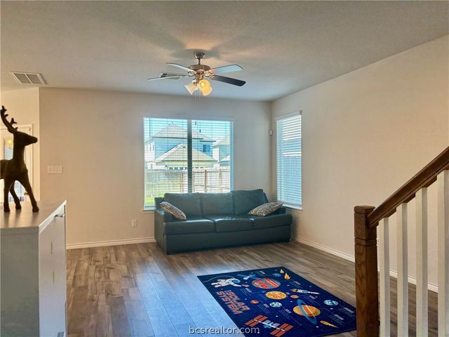 806 Mineral Wells Lane, College Station, TX 77845