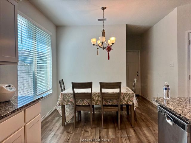 806 Mineral Wells Lane, College Station, TX 77845