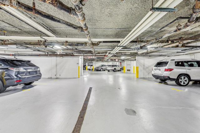 2640 Summit Drive 110, Glenview, IL 60025