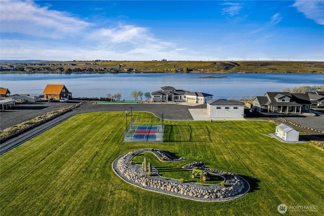 5874 Panorama Drive, Moses Lake, WA 98837