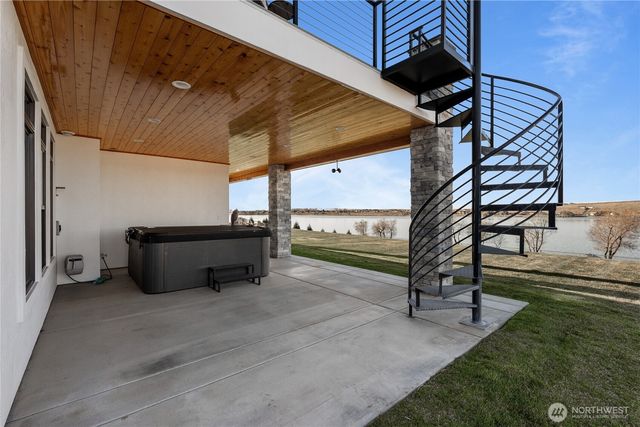 5874 Panorama Drive, Moses Lake, WA 98837